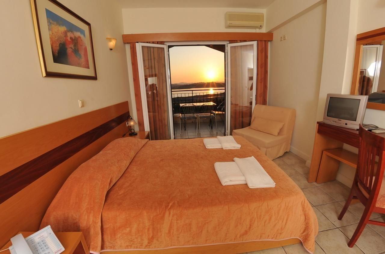 Corfu Hellinis Hotel 卡诺尼 外观 照片